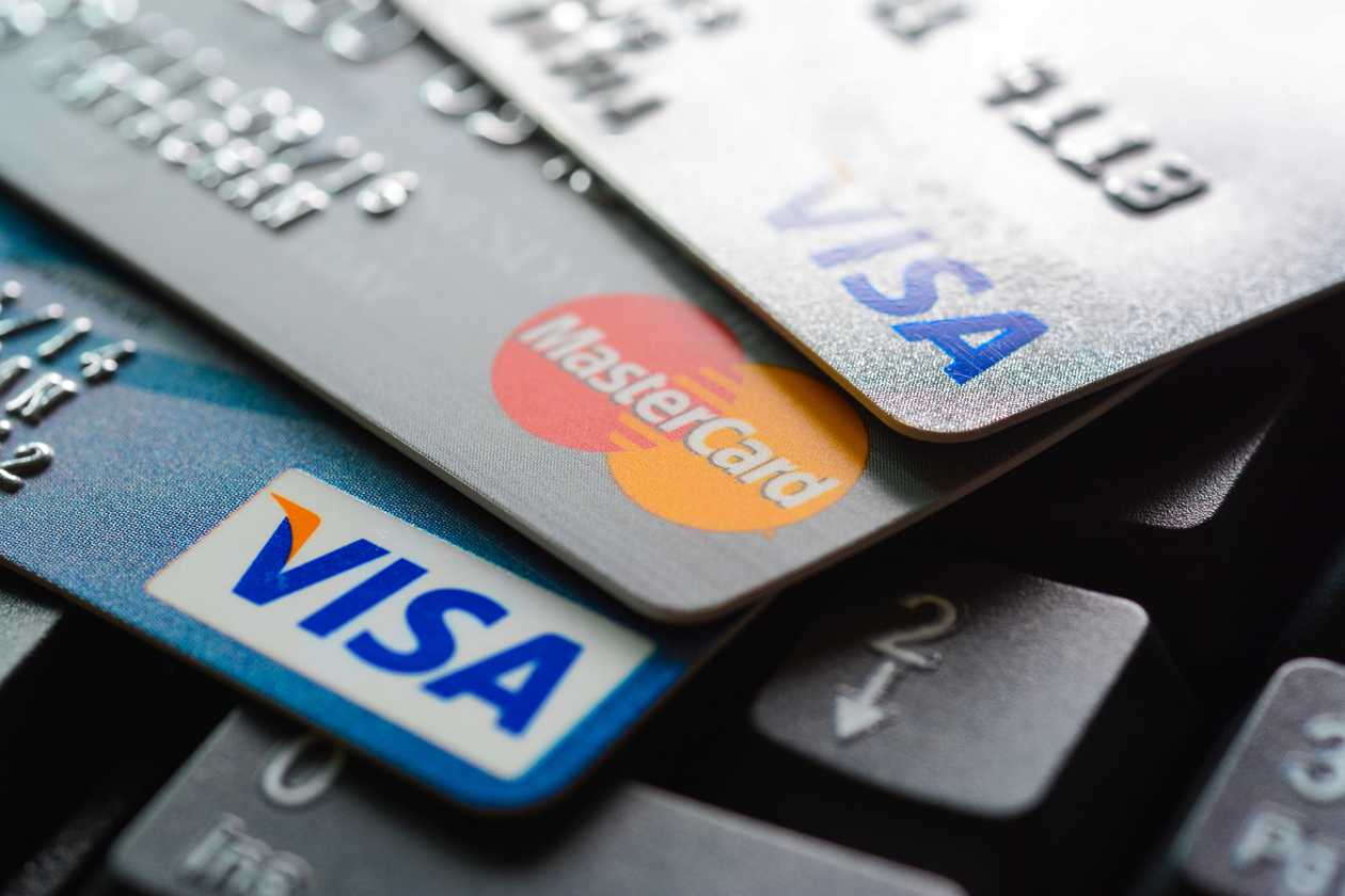 When Credit Cards Turn From Convenience to Psychological Burden